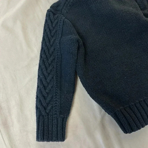 GAP - medium weight cable/braid knit pullover sweater. Size 3 - Picture 4 of 5